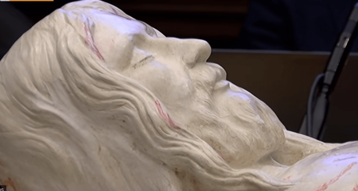Le Suaire De Turin La Tradition Religieuse Face L Histoire le-suaire-de-turin-la-tradition-religieuse-face-l-histoire